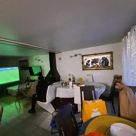 Belle Et Grande Maison Avec Terrasse * Linas